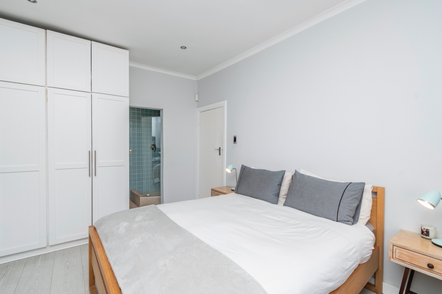 To Let 2 Bedroom Property for Rent in Green Point Western Cape